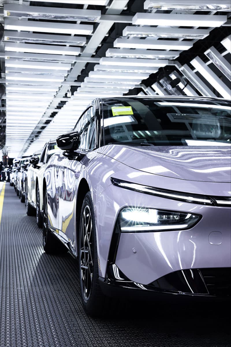 Xpeng sees P7+ electric sedan's 1st production cars roll off line