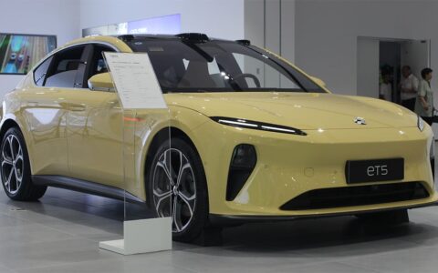 EU pushes ahead with additional tariffs on Chinese EVs, continues discussions on price undertakings