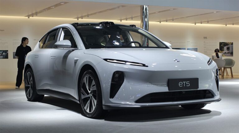 Nio ramps up car-buying promotions as it eyes higher sales in Dec