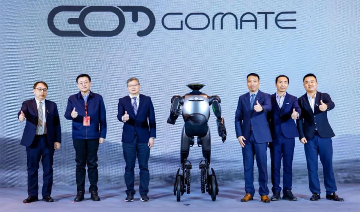 GAC unveils humanoid robot GoMate, plans to start small-scale production in 2026