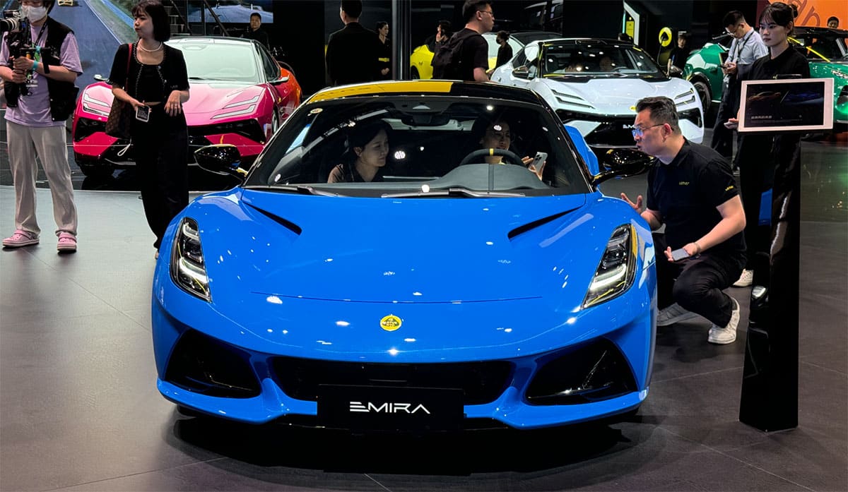 Lotus changes Chinese name in brand revival effort