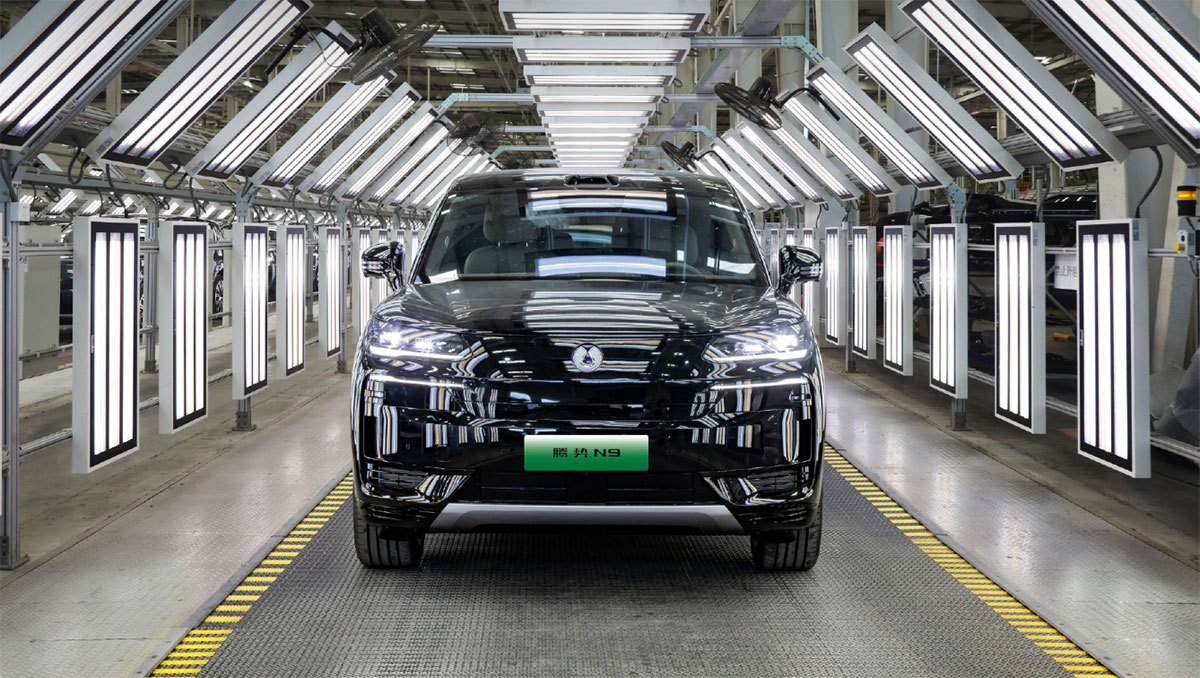 BYD Denza sees 1st production cars of N9 SUV roll off line