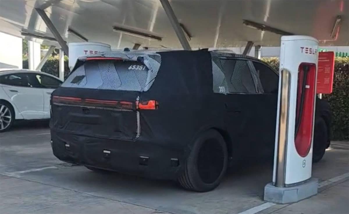 Spy shots reveal new SUV suspected to be Nio Onvo L80