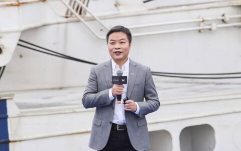 Xpeng plans to award CEO 28.5 million shares, with stock performance-related conditions