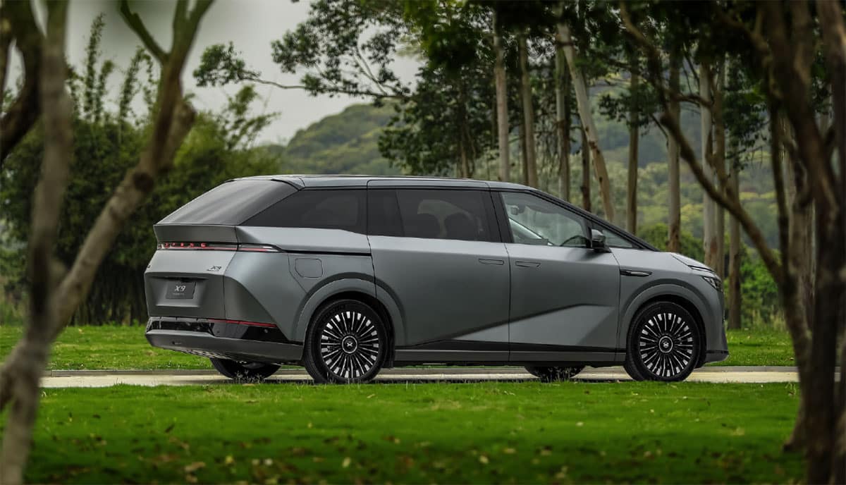 Xpeng begins pre-sales of updated X9 MPV with upgraded features, higher price