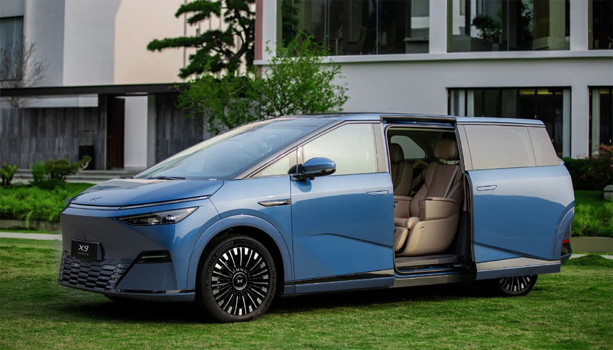 Xpeng begins pre-sales of updated X9 MPV with upgraded features, higher price
