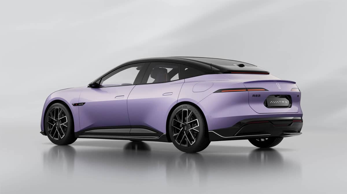 Avatr officially launches 06 sedan with starting price of ,750