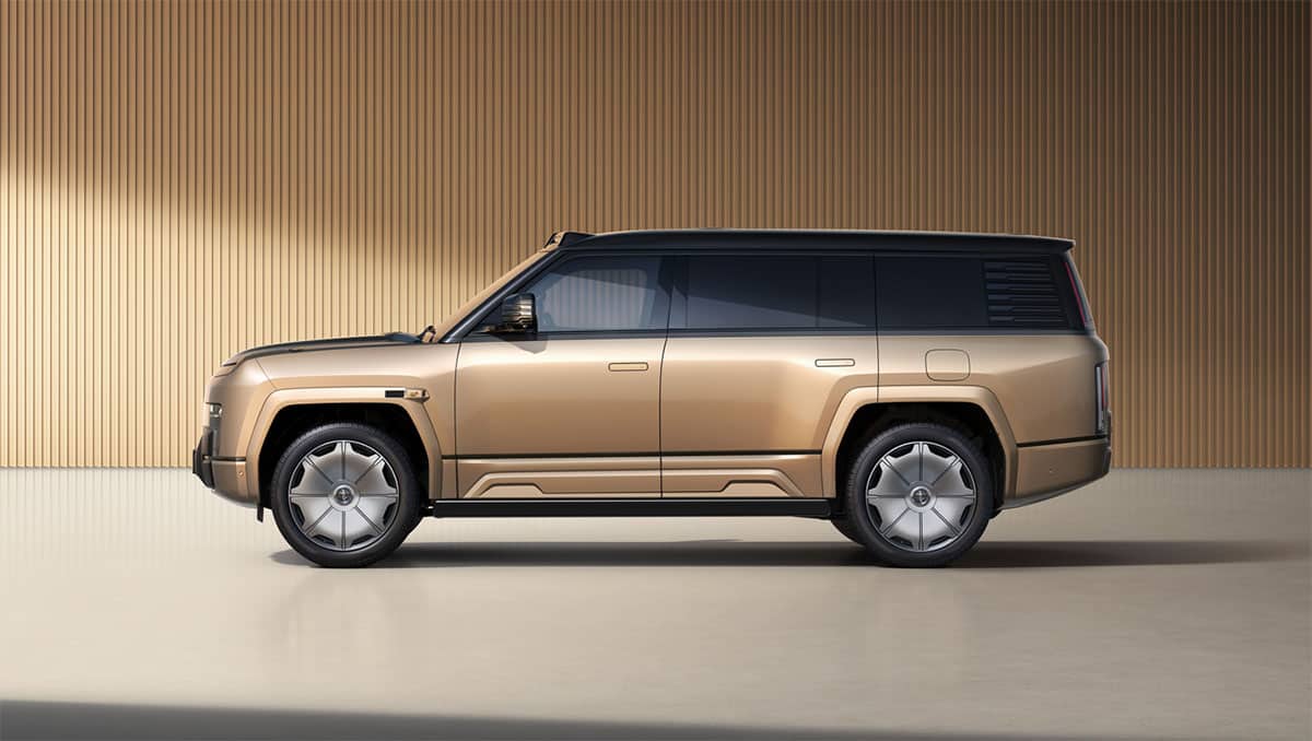 BYD Yangwang unveils U8L SUV with 5,400 mm length