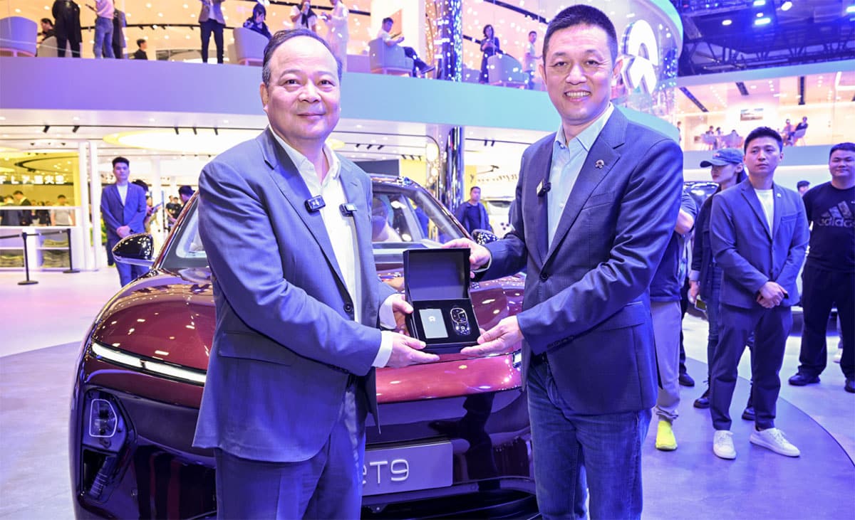 CATL founder, Xpeng chairman become ET9 owners as Nio wins over more entrepreneurs