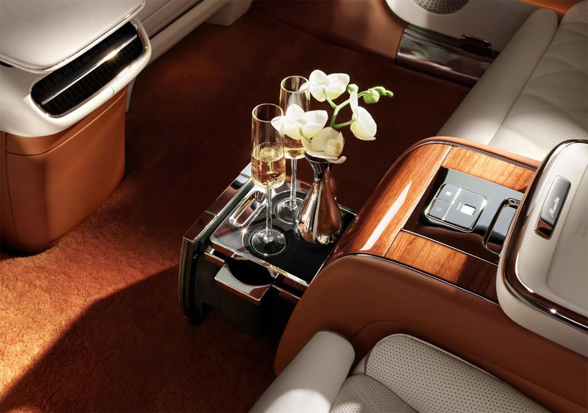 Huawei, JAC joint brand Maextro unveils interior of S800 luxury sedan