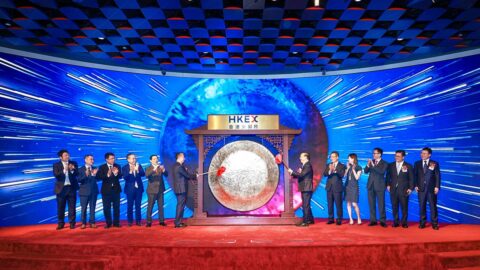 CATL surges over 16% in HK stock market debut