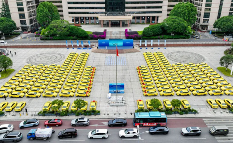 Changan starts deliveries of electric sedan built on CATL's battery swap tech