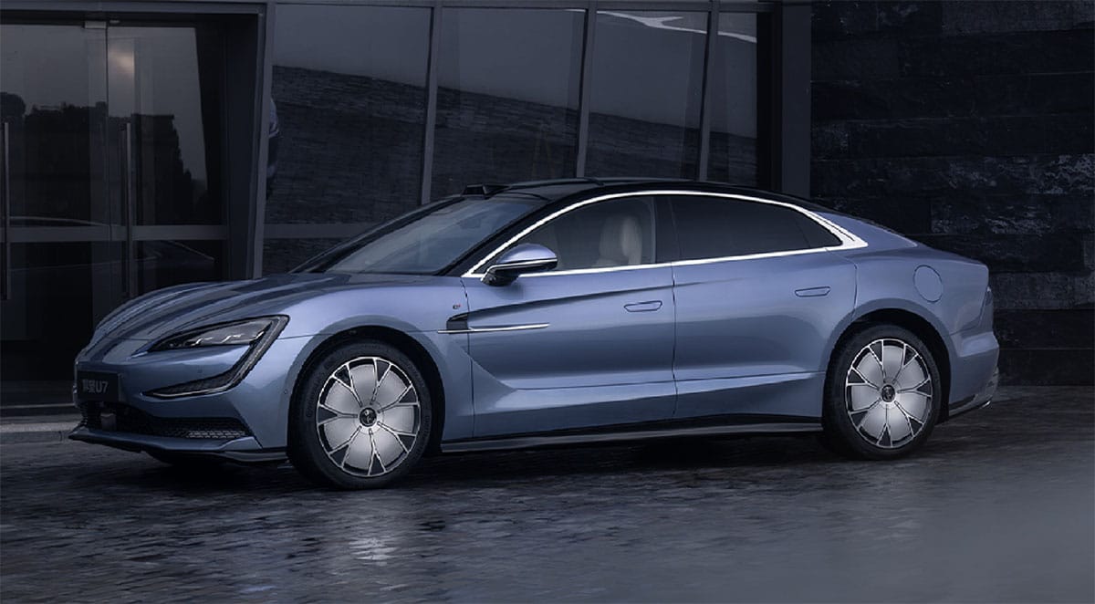 BYD Yangwang begins deliveries of U7 luxury sedan