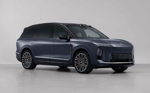 Nio adds 800 salespeople in past month as 3rd-gen ES8 launch approaches