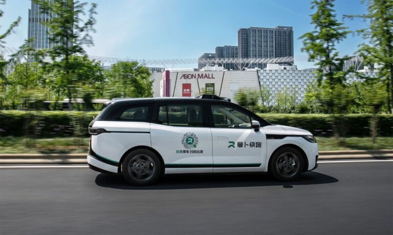 Baidu partners with Uber to deploy thousands of robotaxis globally