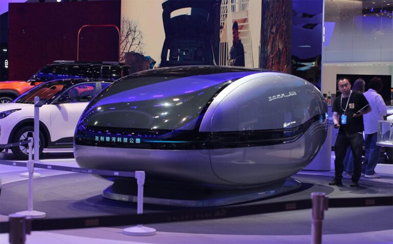 Geely may become world's largest robotics firm, exec says