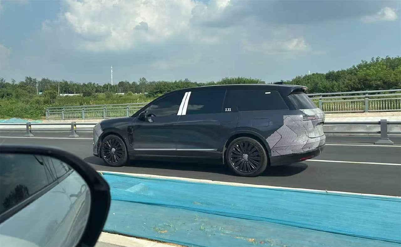Spy shots show third-gen Nio ES8 undergoing road tests