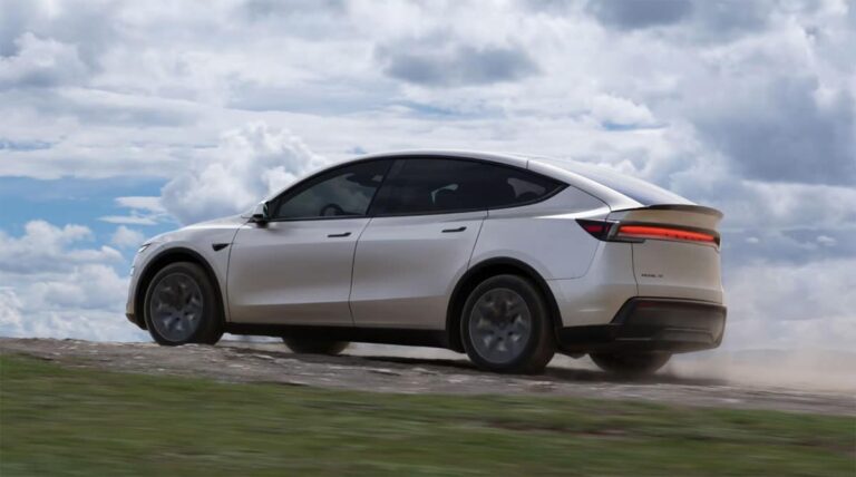 Model Y L now available at all Tesla showrooms in China