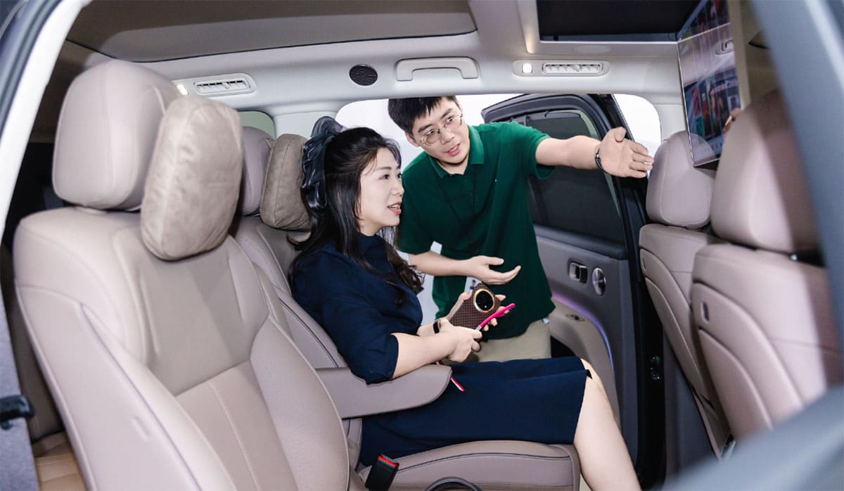 Li Auto begins deliveries of i8 electric SUV with goal of up to 10,000 units by end of Sept