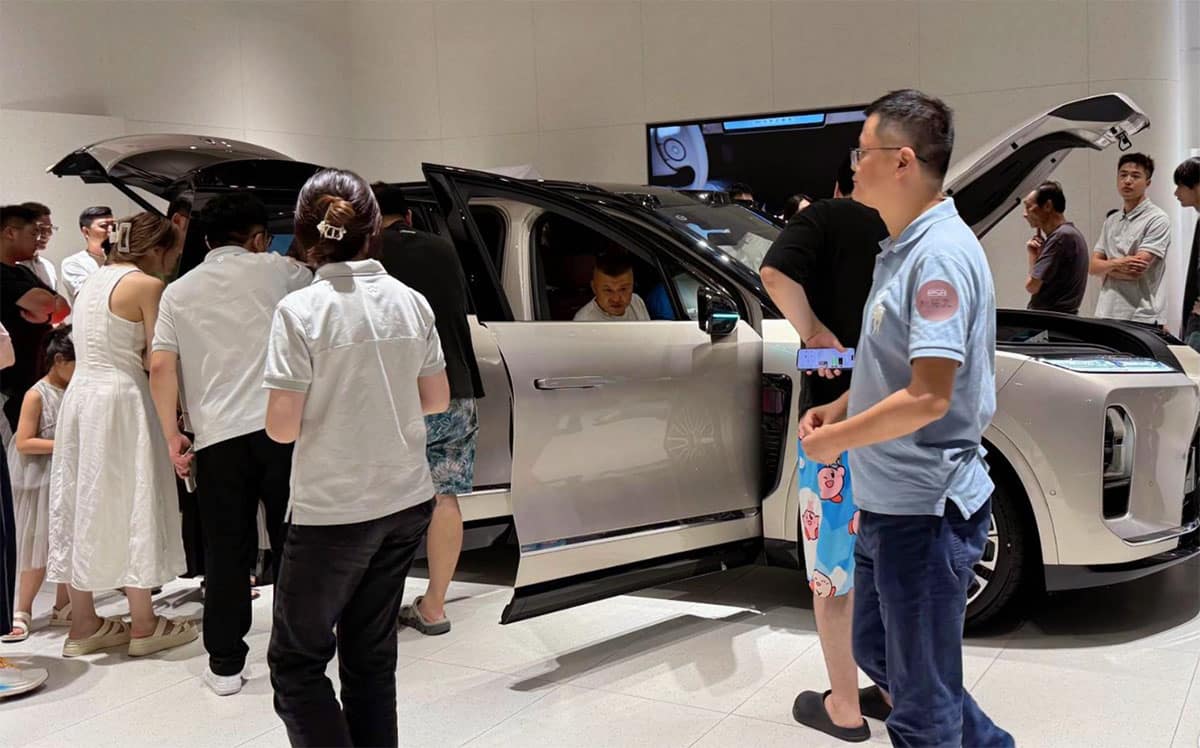 Nio shares hit nearly 1-year high in Hong Kong as optimism over 3rd-gen ES8 continues