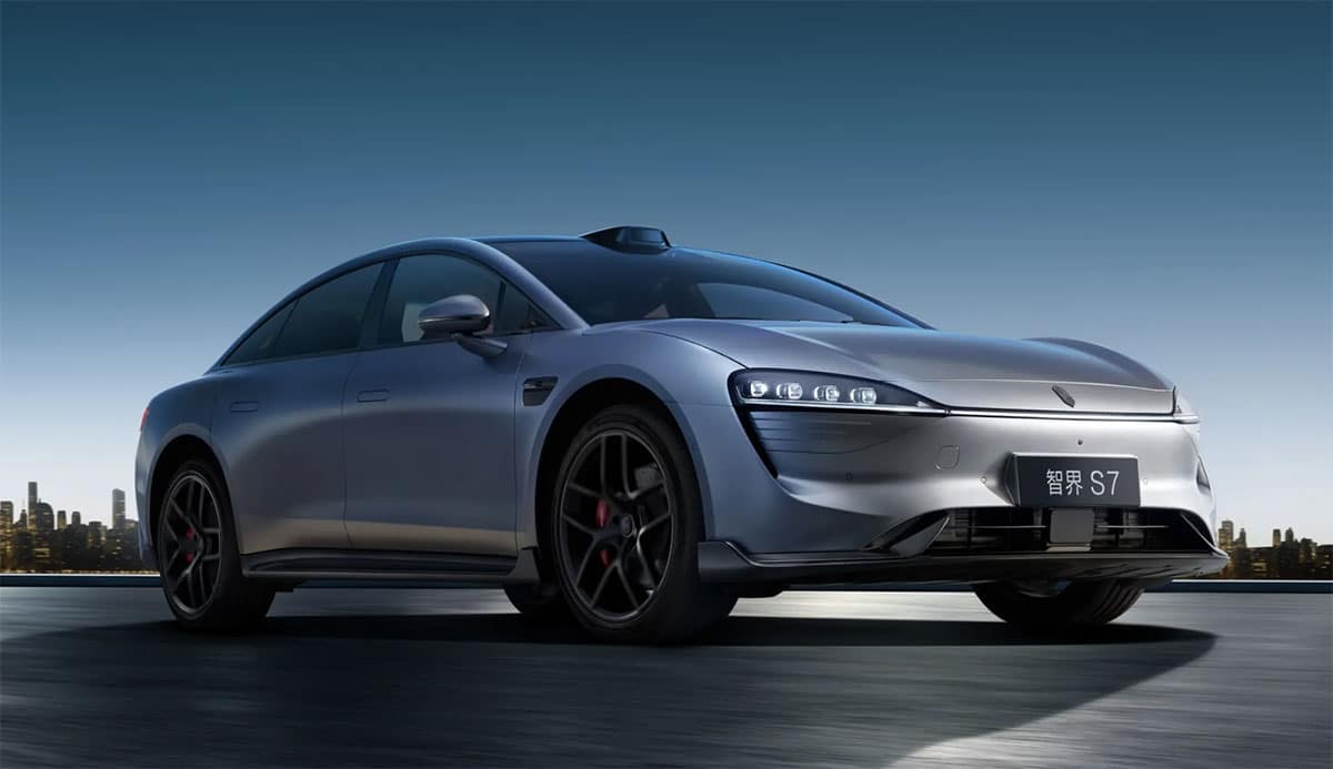 Huawei-backed Luxeed updates 2 EV models to target bigger market share