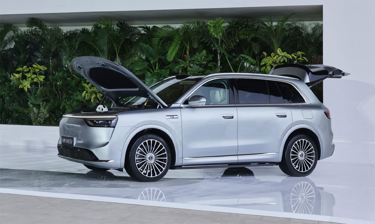 Huawei-backed Aito launches BEV variant of M8 SUV, secures 7,000 orders in 2 hours