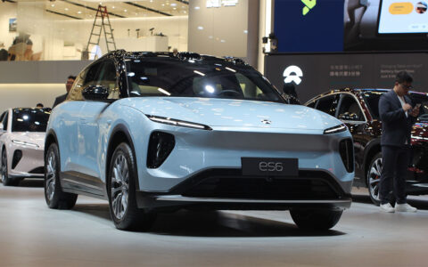 Nio's full lineup now comes standard with 100-kWh long-range pack, leading to further price cuts