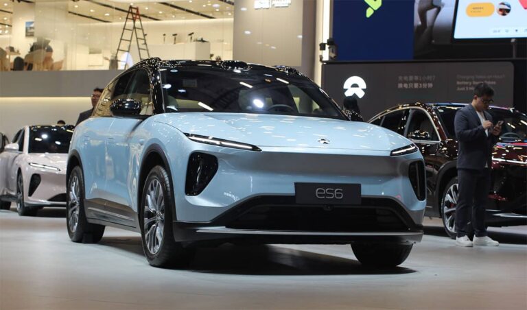 Nio's full lineup now comes standard with 100-kWh long-range pack, leading to further price cuts