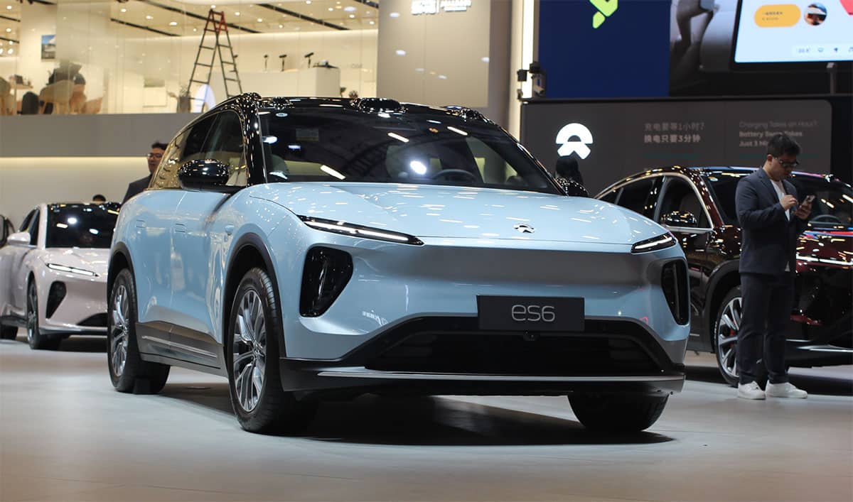 Nio's full lineup now comes standard with 100-kWh long-range pack, leading to further price cuts