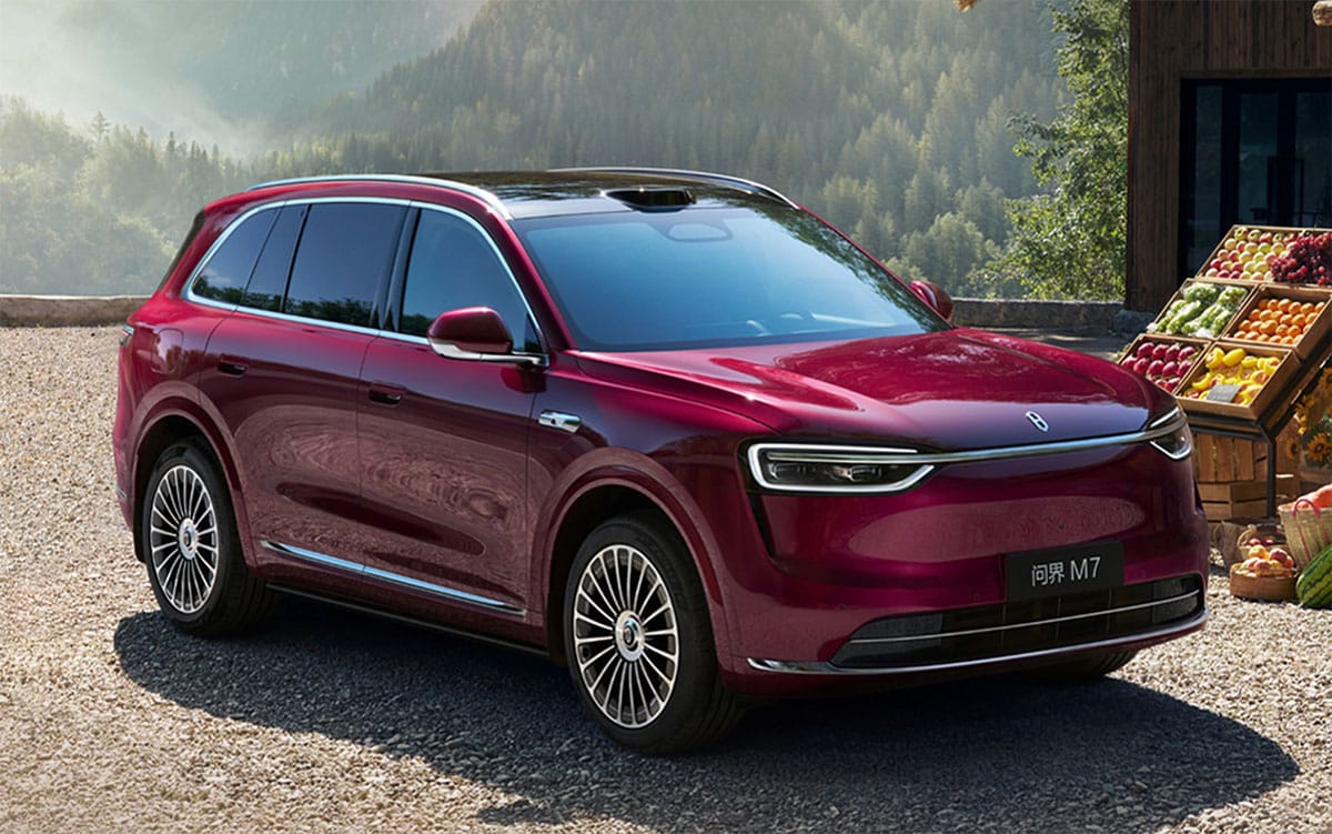 Huawei-backed Aito begins pre-sales of updated M7 SUV, gets over 100,000 pre-orders within 1 hour