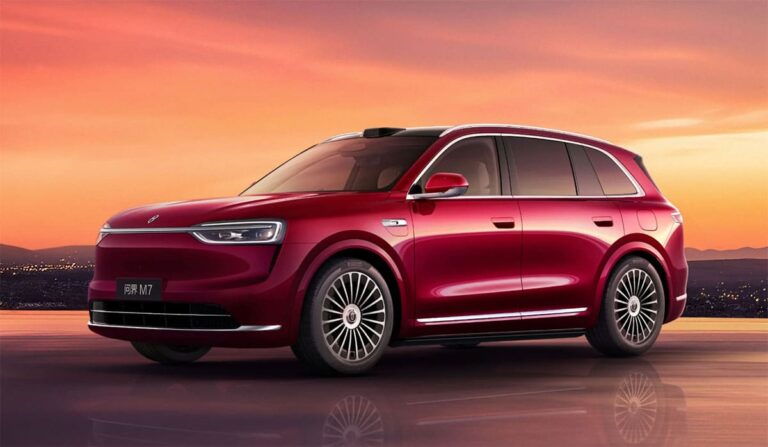 Huawei-backed Aito launches updated M7 SUV, gets over 10,000 orders in 5 minutes