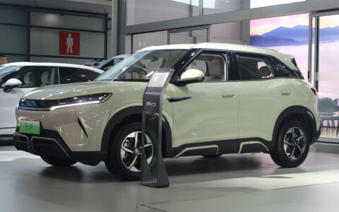 China to require export licenses for pure electric cars starting next year