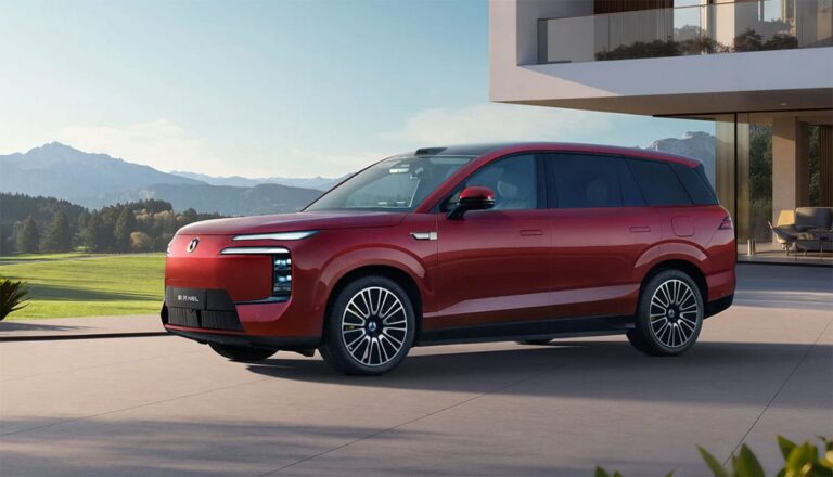 BYD Denza launches N8L 6-seat SUV in latest push in China's premium market