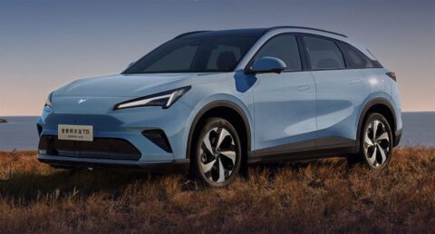 Arcfox launches updated Alpha T5 SUV, shifts to offering both EREV and BEV options
