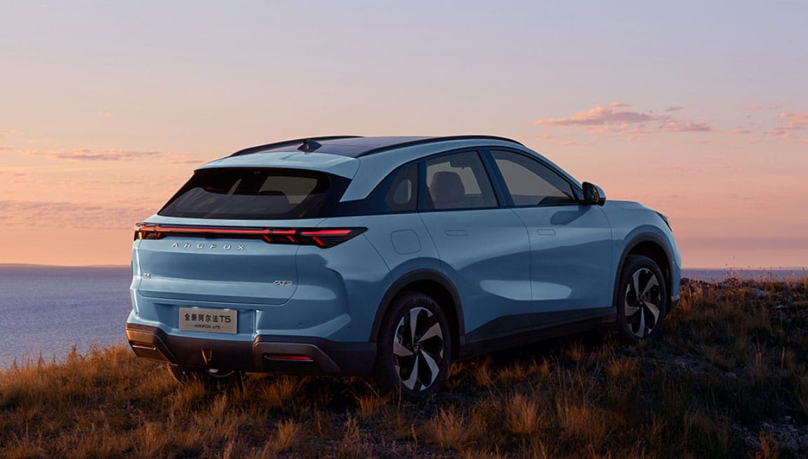 Arcfox launches updated Alpha T5 SUV, shifts to offering both EREV and BEV options