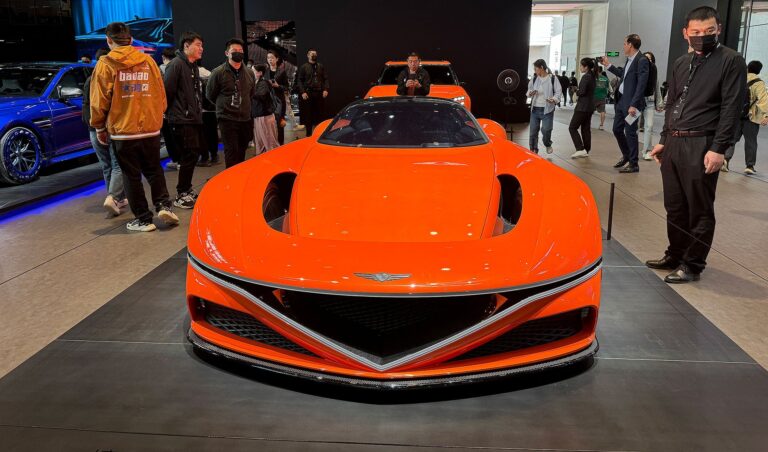 China eyes reining in exaggerated marketing in auto industry, report says