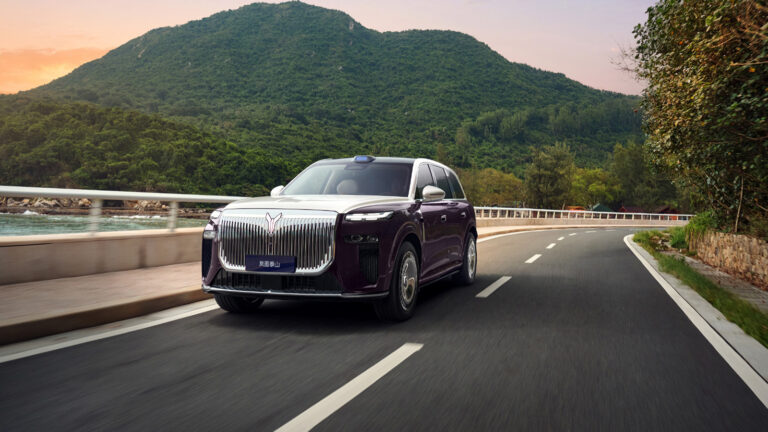 Voyah launches Taishan large hybrid SUV starting at $53,420