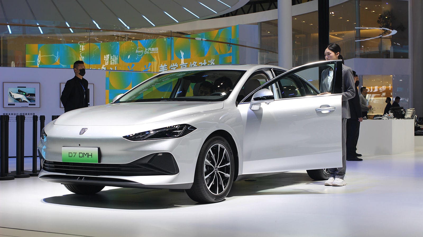 China NEV retail at 554,000 in Nov 1-16, up 2% year-on-year