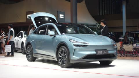 Chinese EV stocks extend losses in Hong Kong as year-end sales momentum wanes