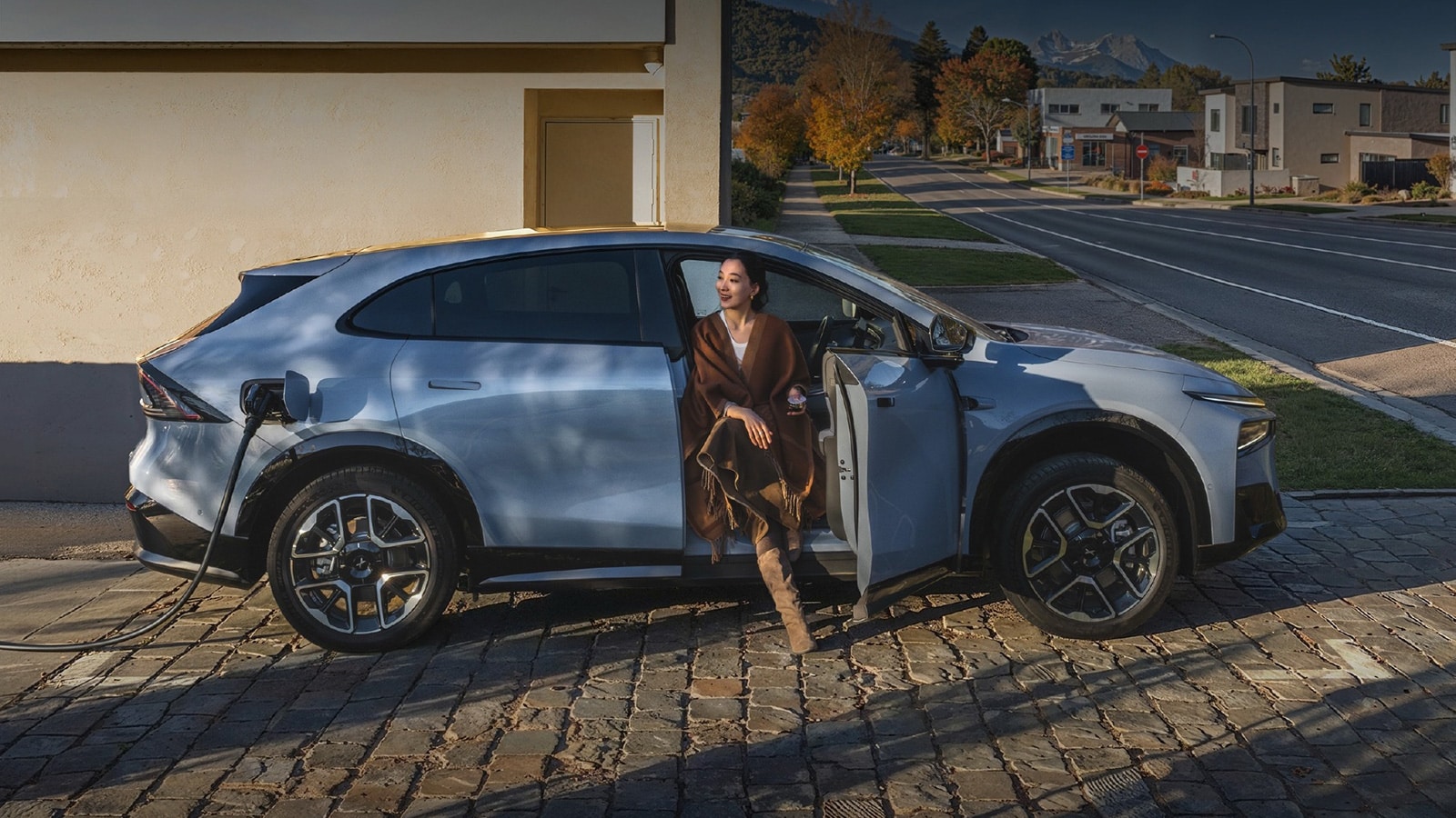 Side view of the Xpeng G7 EREV.