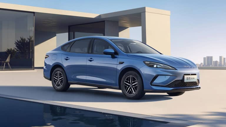 BYD adds long-range variants to 2 Seal series hybrid sedans, with battery range up to 210 km