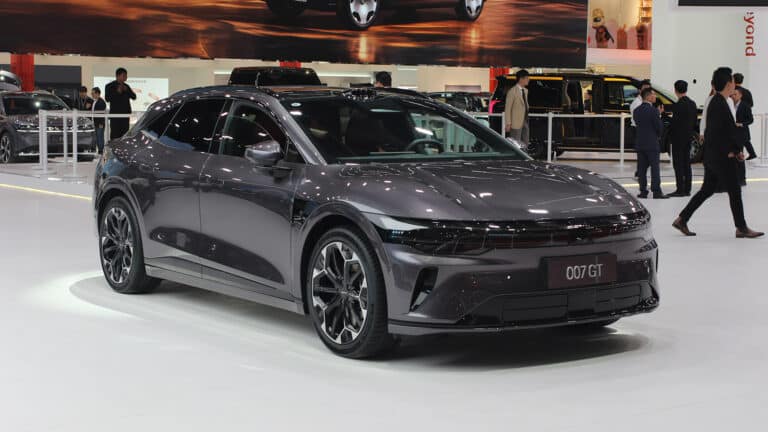 Berichten zufolge prognostiziert Zeekr eine Preiserhöhung für den überarbeiteten 007 GT, da die Kosten für Speicherchips steigen